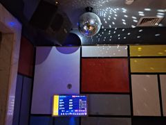 -唛客疯量贩式KTV(金飞达广场店)