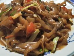 湿炒牛河-李记潮汕砂锅粥(营福路店)