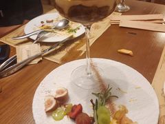 -Mark&Mars Restaurant