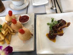 -Palate Angkor Restaurant & Bar