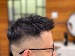 -潮沙龙剪发烫发染发