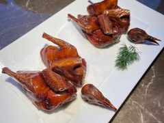脆皮乳鸽-新荣记(BFC外滩金融中心店)