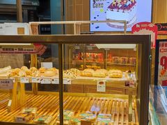 面包甜点陈列柜-BreadTalk面包新语·烘焙蛋糕(高德置地春广场店)
