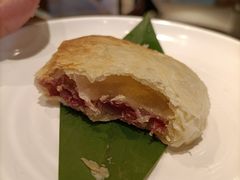 现烤鲜花饼-云海肴云南菜(浦江欢乐颂店)