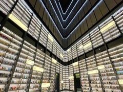 -上海虹桥中心爱琴海亚朵S酒店