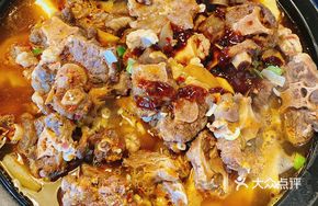 Small Beef Tail and Tendon Stew