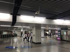 -陆家浜路(地铁站)