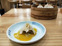 蟹粉小笼-聚成源(芦庄店)