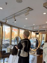 -一東造型烫发染发