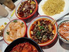 黔味酸汤鸡丝米皮-华仔龙虾(永乐路总店)