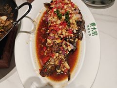 香酥大鲫鱼-费大厨辣椒炒肉(通州万达店)