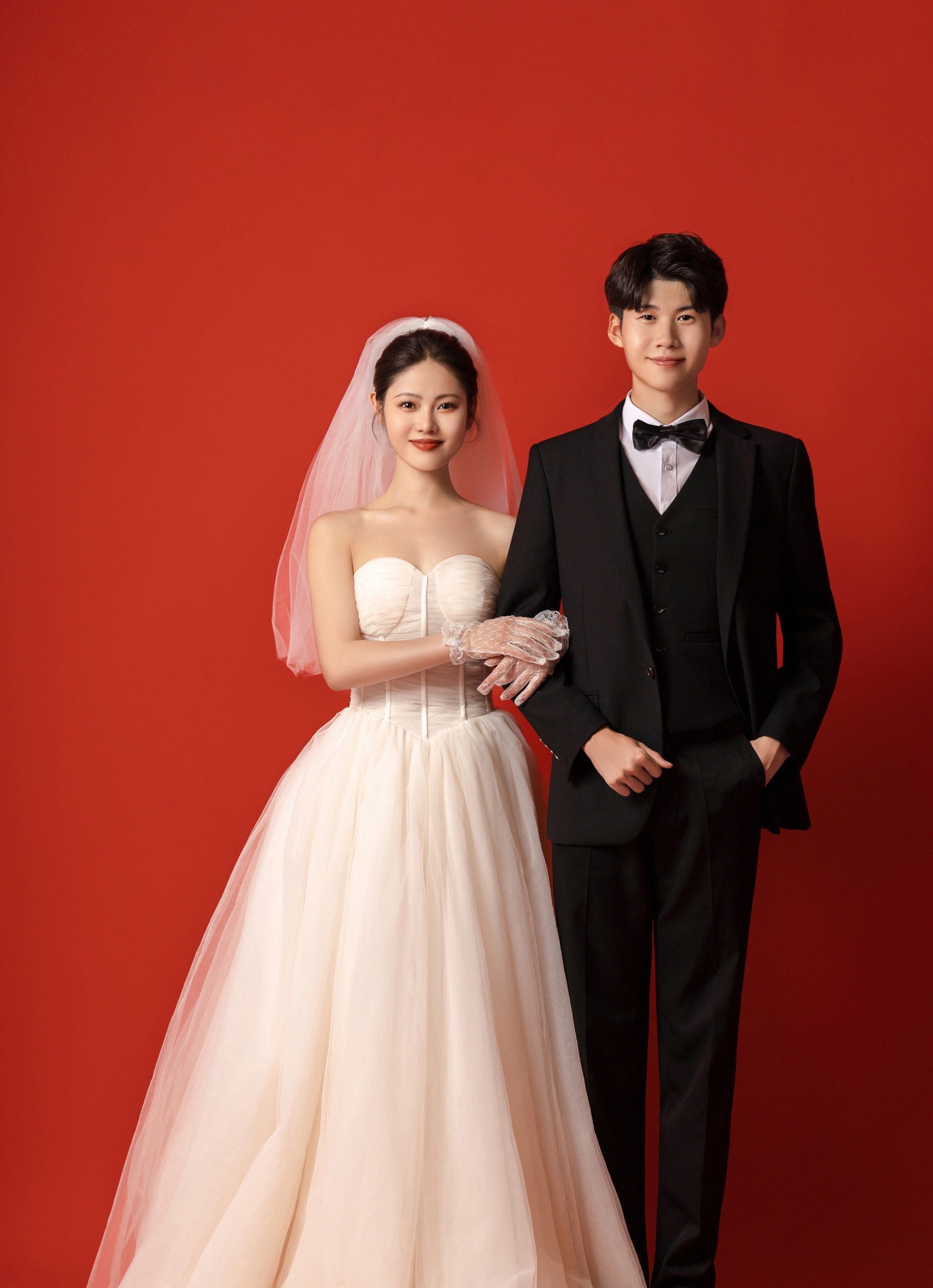 风格:结婚必拍的红底轻复古婚纱照
结婚必拍的红底轻复古婚纱照
