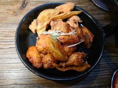 原味炸鸡和酱油鸡双拼-MI WU FACTORY米屋美食工厂餐厅(绿地店)