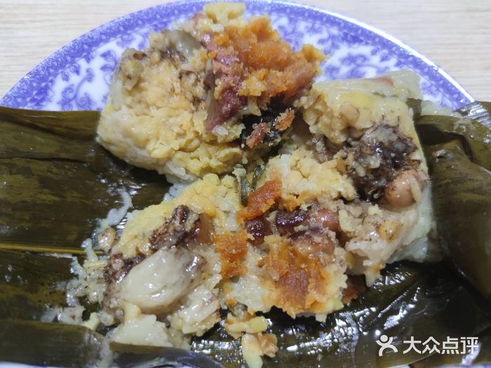 粽氏清源(大南路店)招牌蛋黄咸肉粽图片