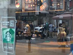 -星巴克(杭州西湖银泰1F店)