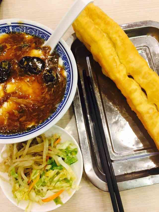 牛肉拉面(兴盛园店"环境优美,离小区近清真食品,还有免费咸菜.