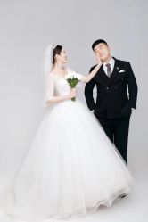 -伯爵婚纱摄影(光谷店)