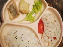 -爱的果实月嫂育婴师(世纪东方店)