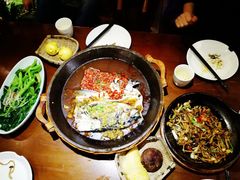 -阿瓦山寨·湘菜现炒·剁椒鱼头王(咸阳总店)
