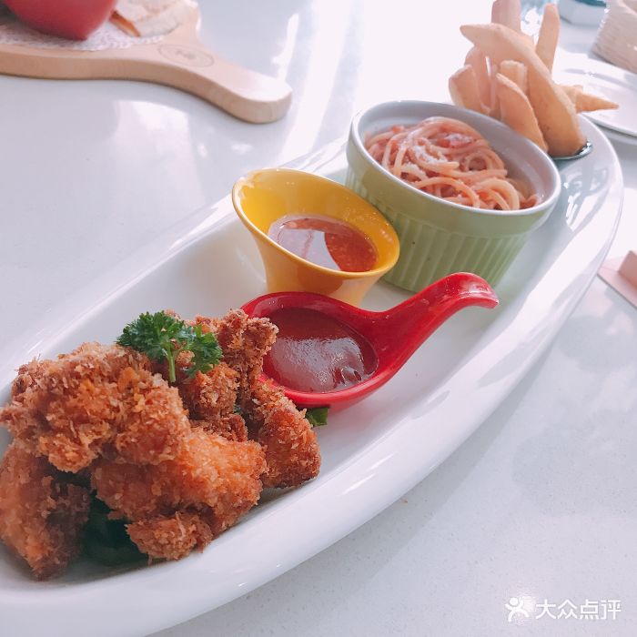 花美乐·theflowerlifecafe 女士主题餐厅(天河城店)泰式鸡块拼盘图片