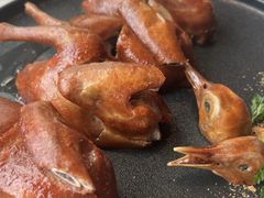 烤乳鸽-深圳美高梅酒店-品聚嘉府中餐厅