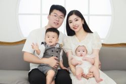 点击看大图 -亲亲宝贝艾尔莎亲子摄影会馆(中华路店)