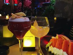 -FOUR PLAY BAR