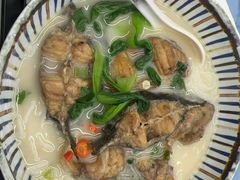 招牌梭边鱼粉-鲜越鲜鱼粉(财富购物中心店)