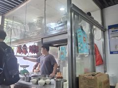 -华香鹅快餐店