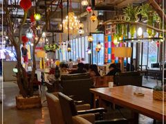 大堂-枫叶林咖啡(华商店)