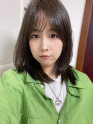 -韩国李知恩形象设计
