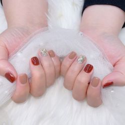 -七彩虹美甲美睫 半永久