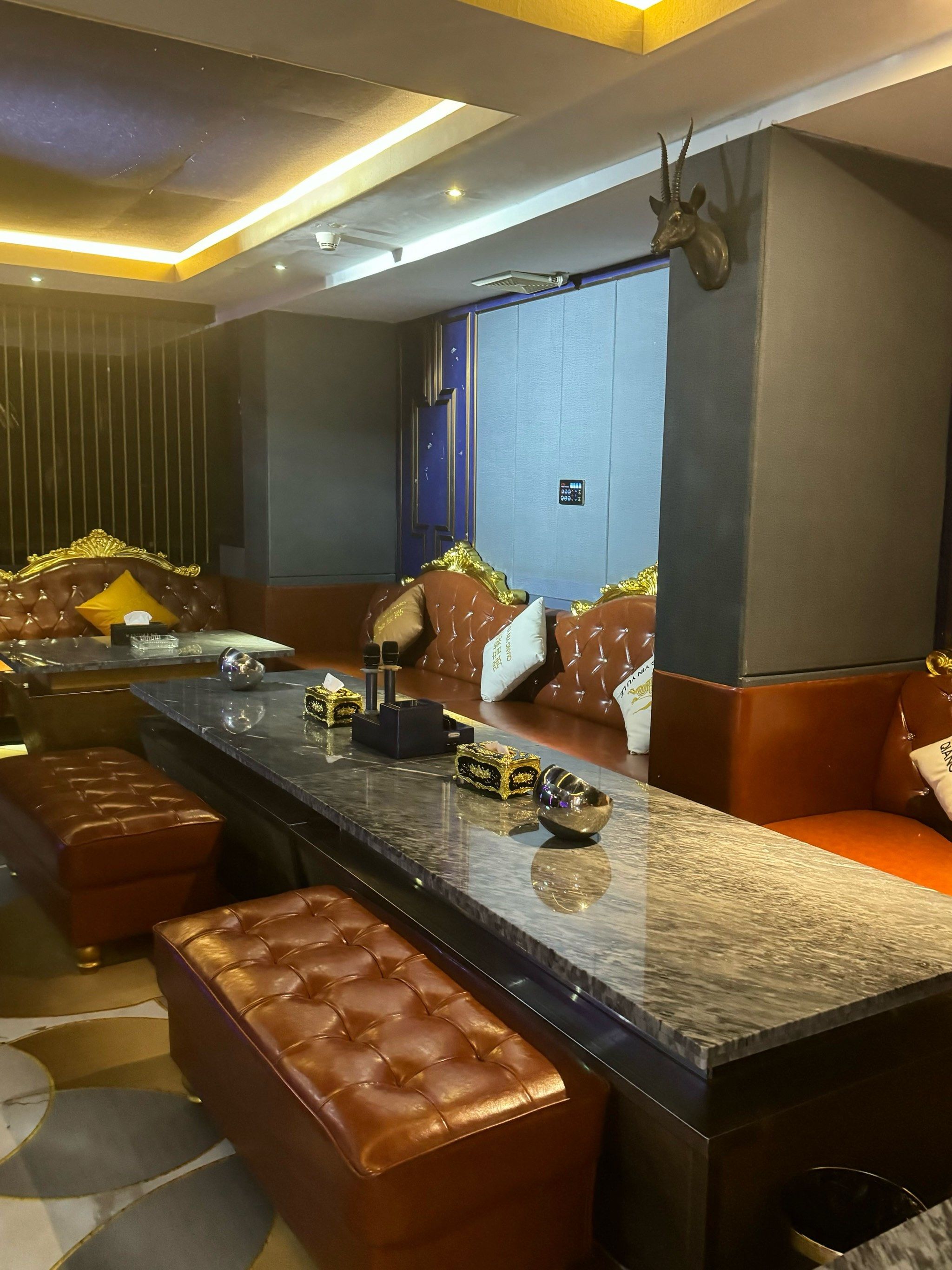 包厢干净整洁,座位很舒服,服务员姐姐态度很好