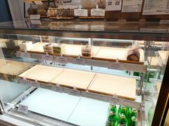 面包甜点陈列柜-AHAVA·Fang Baking Studio