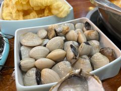 -老何家后安粉·糟粕醋海鲜火锅(三亚湾椰梦长廊店)