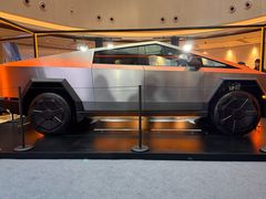 -TESLA 特斯拉(上海太古汇体验店)