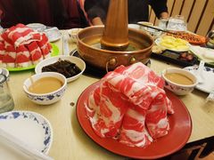 -洞庭洲·防空洞火锅·铜锅涮肉·烧烤(新百广场店)