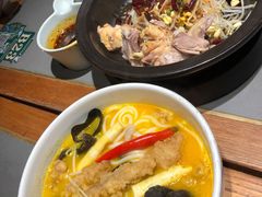 金汤酥肉酸辣米线-云海肴·汽锅鸡·云南菜(高德置地店)