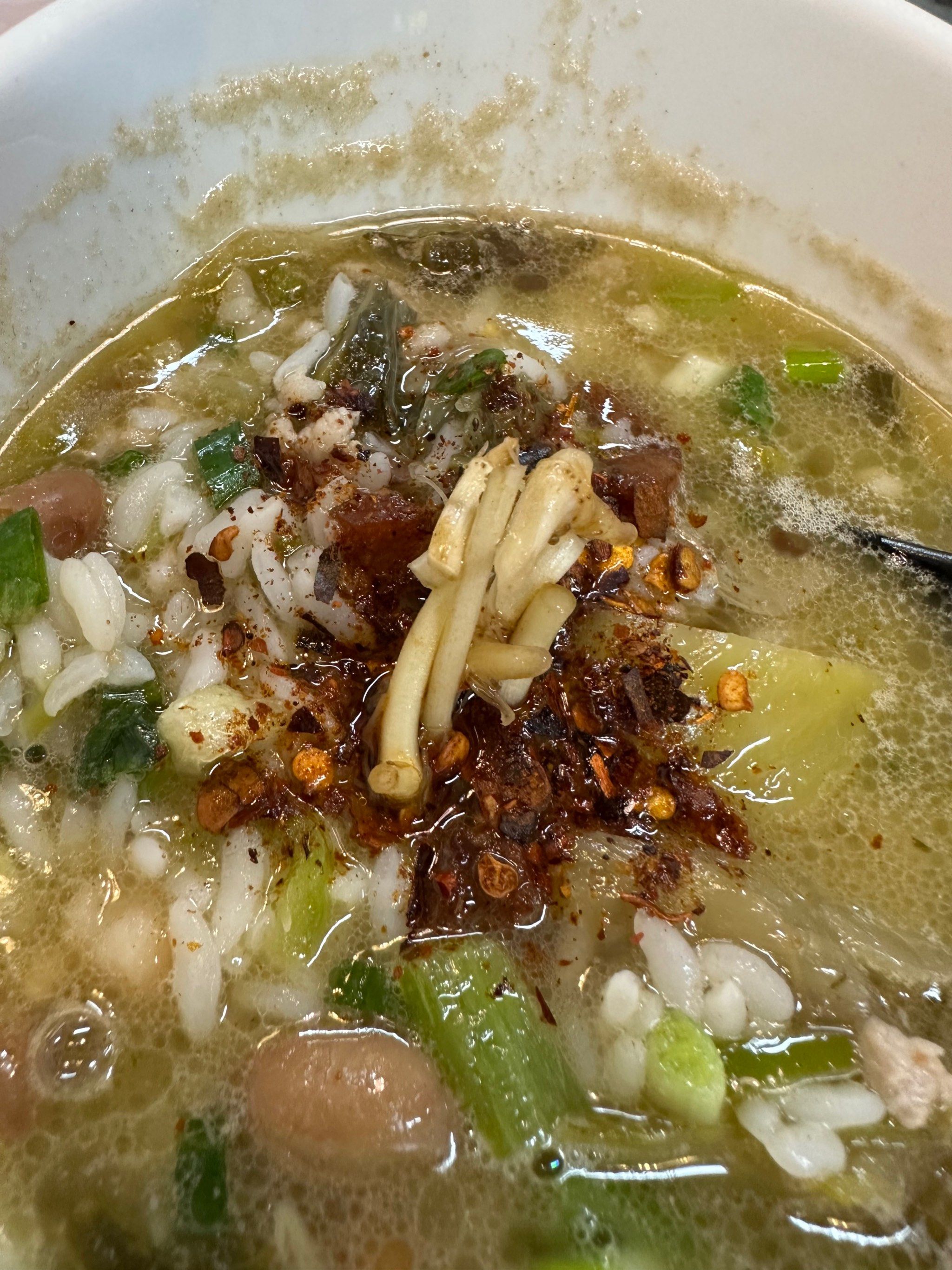 "土9215掉渣"的酸菜豆米汤饭 《食記》05