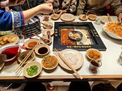 -老牌坊云南鱼豆花火锅(哈西万达店)