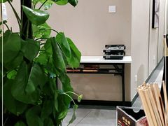 -有红鸡毛店·川菜(建设路店)