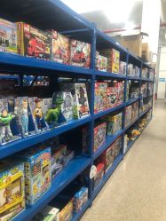 -逝水玩具折扣店