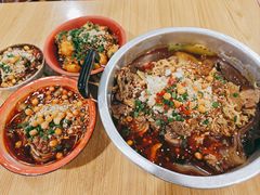 -拐枣巷小串串(财大店)