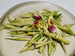 松露酱炒鲜芦笋-鹿港小镇(金虹桥国际中心店)