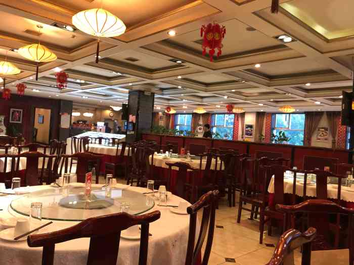 福聚德北京烤鸭(凤城二路店)-"在没见过比这家还撤的饭店了,家人吃饭