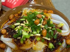 特色凉拌米皮-笔记安顺夺夺粉火锅