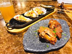 老太太秘制烤猪蹄-冰城小镇音乐串吧·聚会餐厅(百子湾店)