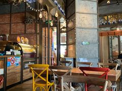 -玛格萝妮(汇智国际商业中心店)