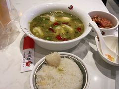 -渝是乎酸菜鱼·川渝小炒(新世界百货望京店)