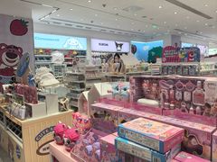 -名创优品(山东青岛华润万象城店)